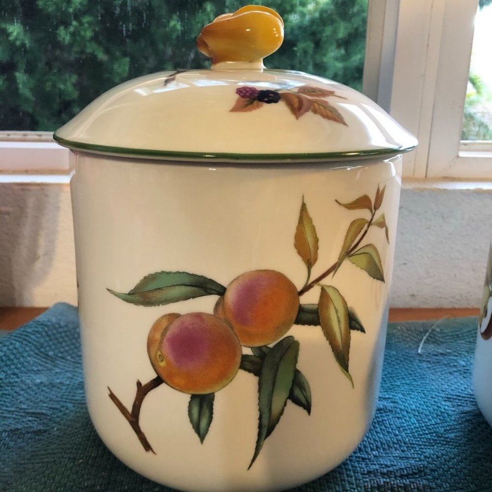 Royal Worcester Evesham Vale 7" Pear Canister &Lid
